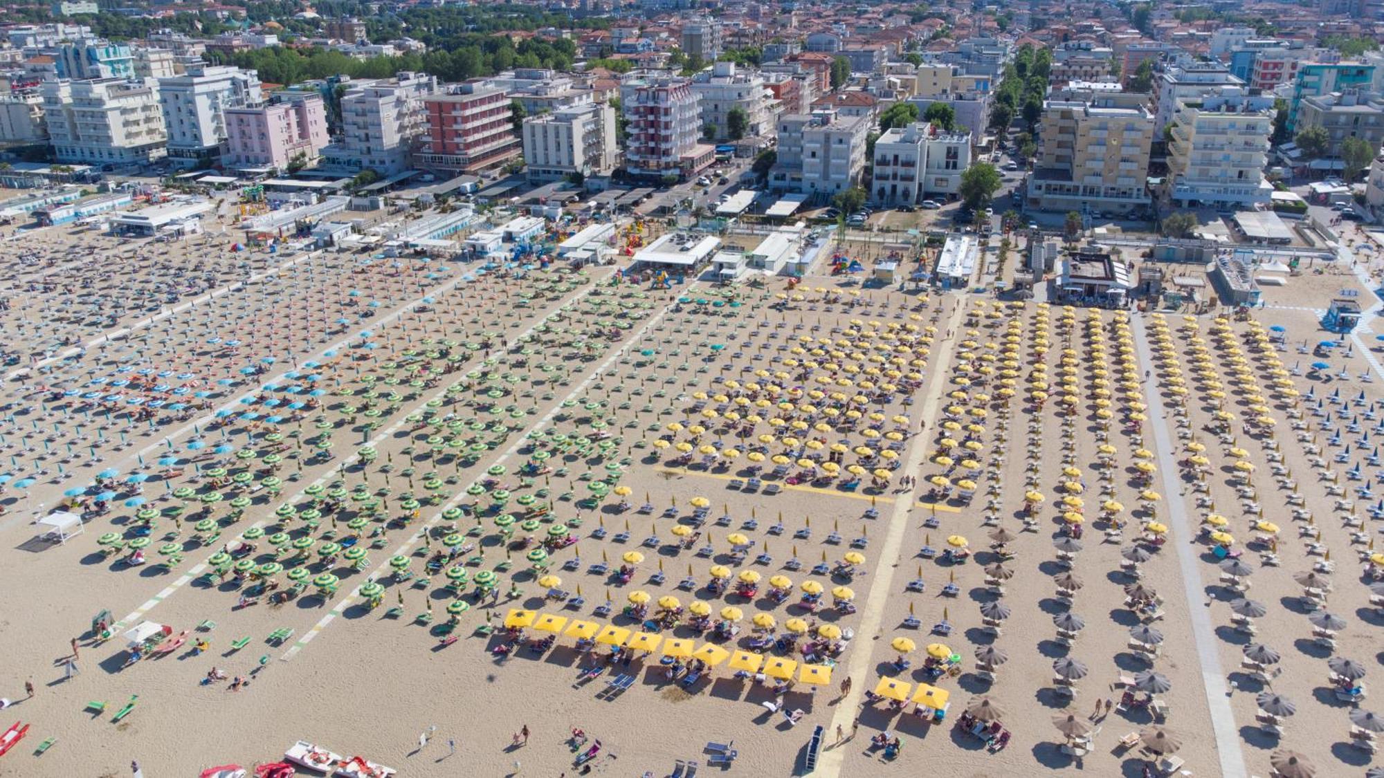 Hotel Nuova Medusa Rimini Exterior foto
