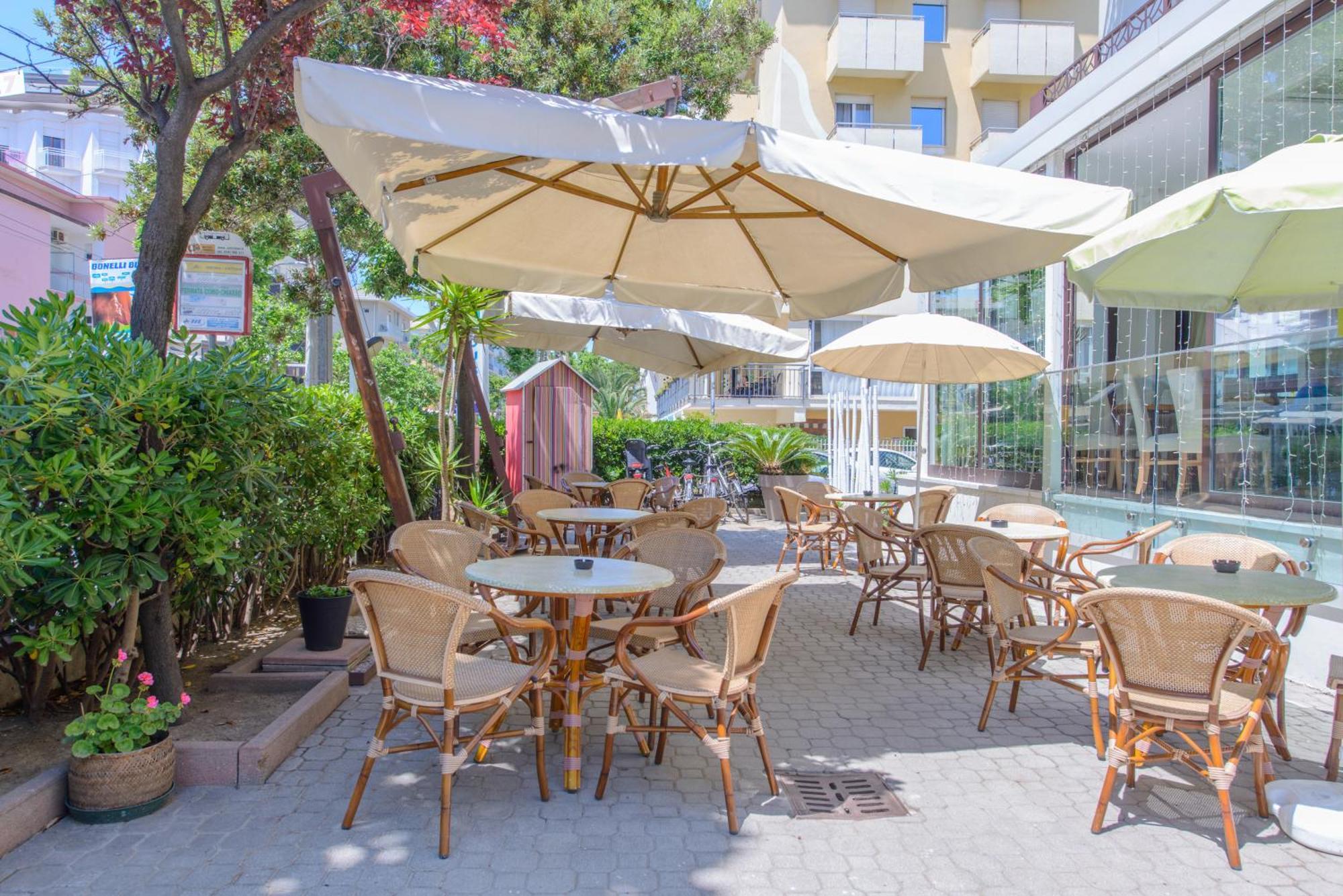 Hotel Nuova Medusa Rimini Exterior foto
