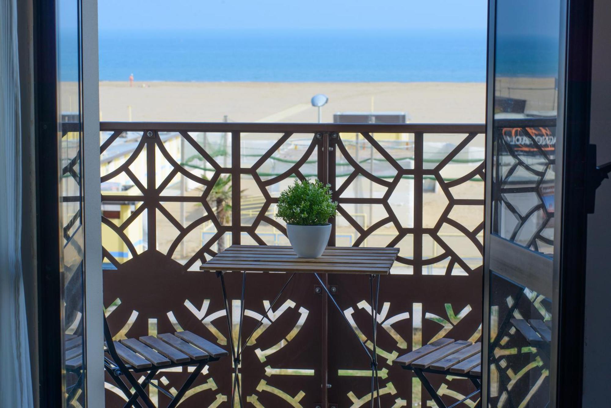 Hotel Nuova Medusa Rimini Exterior foto